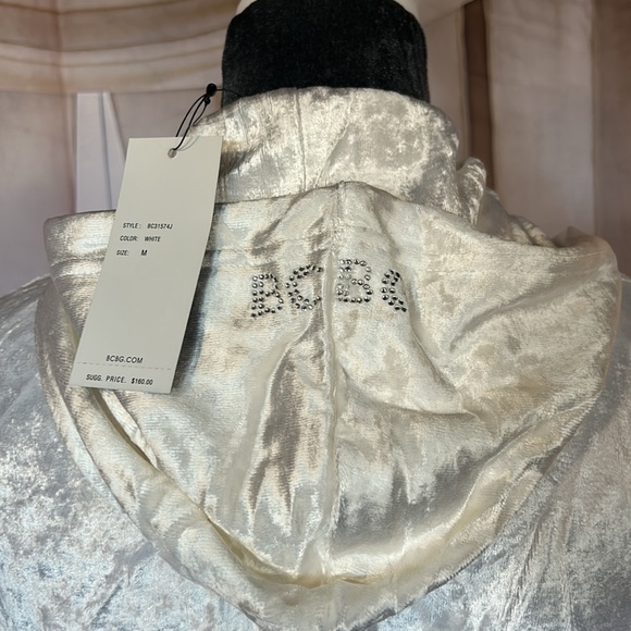 BCBG MAXAZRIA White Velvet Jogging set.  Ruffle front very elegant look. - Picture 5 of 7